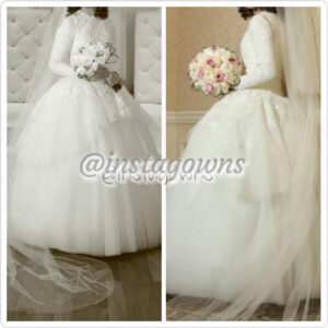 Beautiful Kleinfeld Off White Lace top, Tulle bottom Bridal Gown for Sale