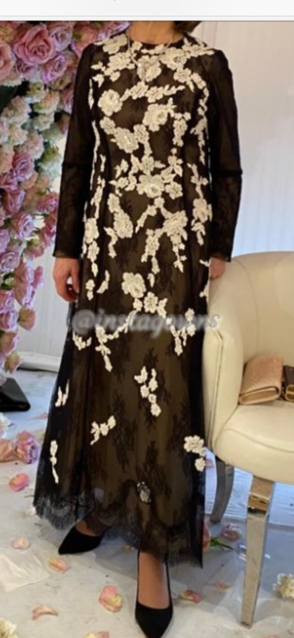Magnificent Oscar de larenta mother of the bride Gown for sale