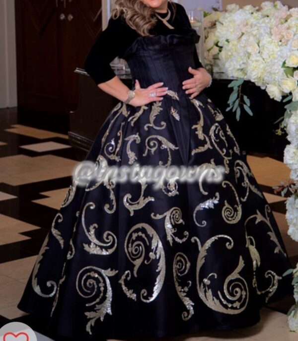 One of a kind Oscar de la renta stunner Gown for Sale