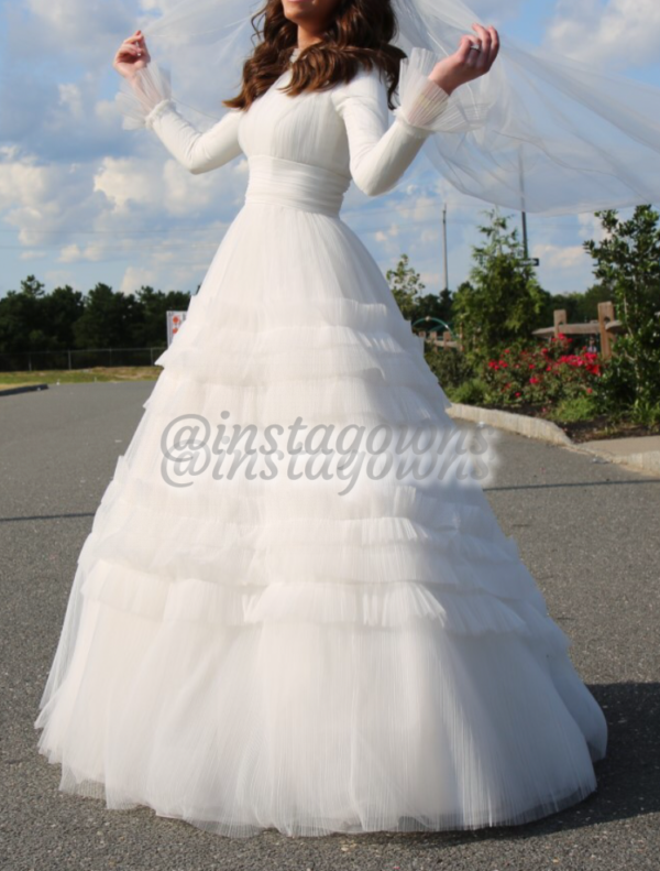 Stunning Alinea Bridal gown for sale