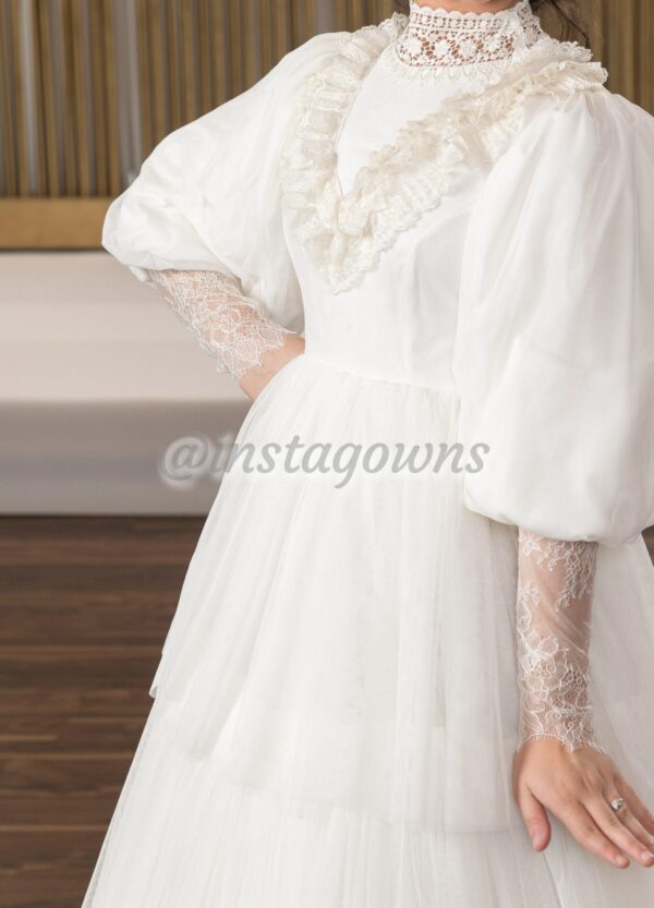 Stunning custom cream/white Gown for rent