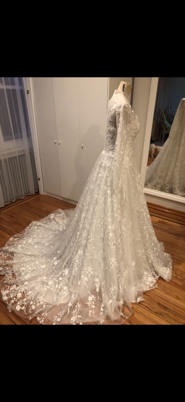 Beautiful wedding gown for rent or sale