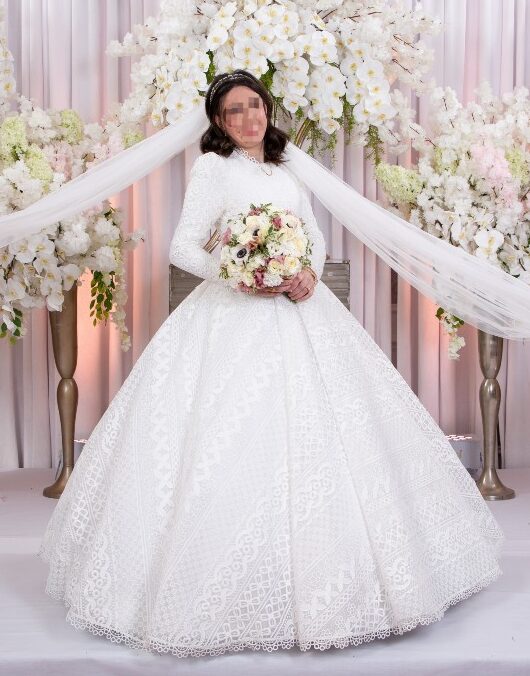 Stunning lace bridal gown for sale