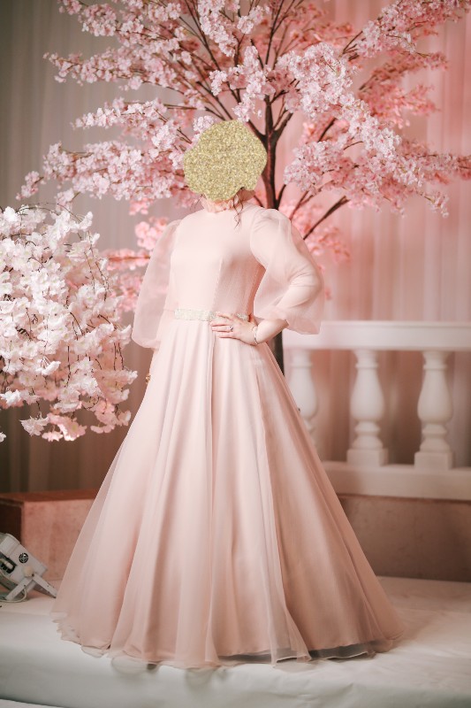 Stunning Pink exquisite gown for Sale
