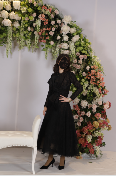 Sophisticated Black Oscar De La Renta dress for sale