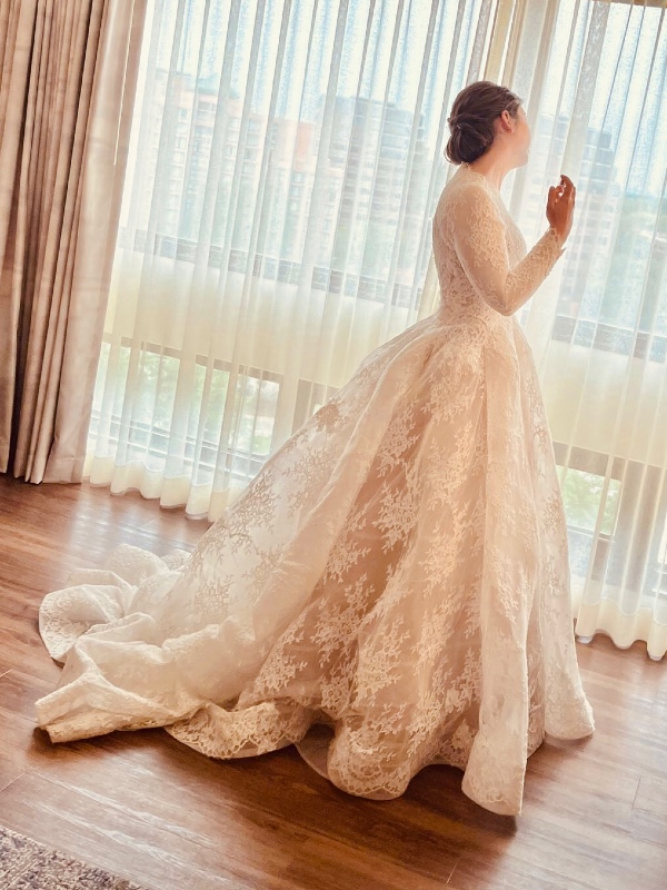 Exquisite Couture Monique Lhuillier 'Alexandra' Bridal Gown for Sale