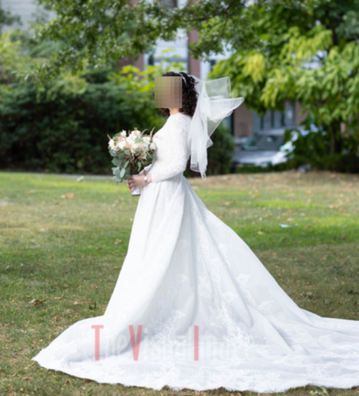 La Premiere Bridal Gown for Sale