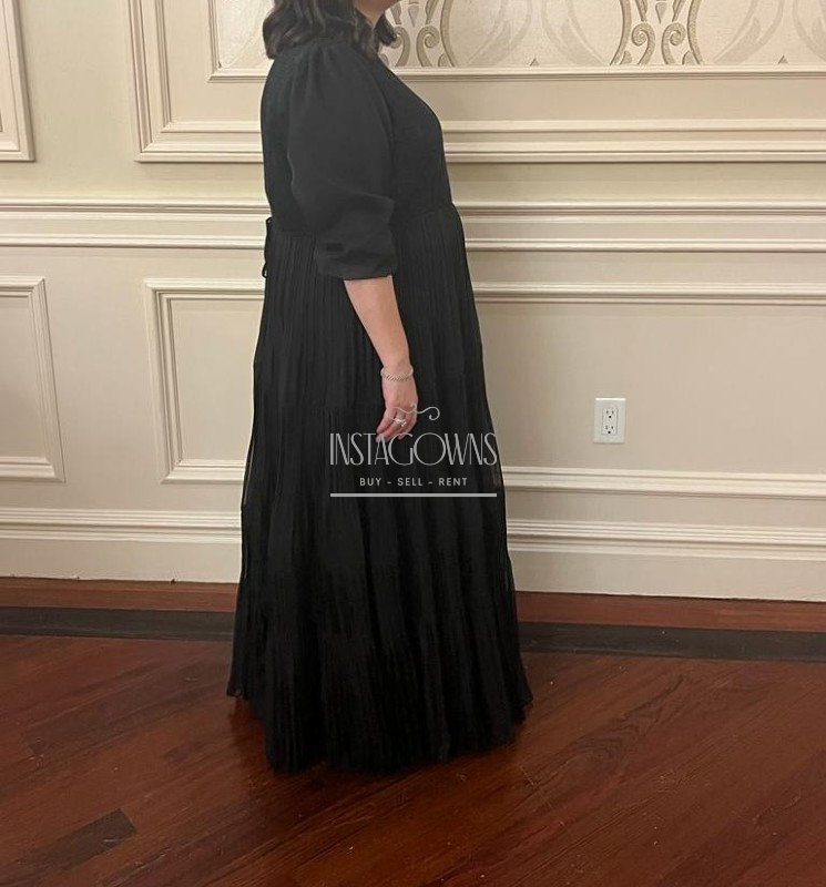 Elegant Black maternity gown for sale