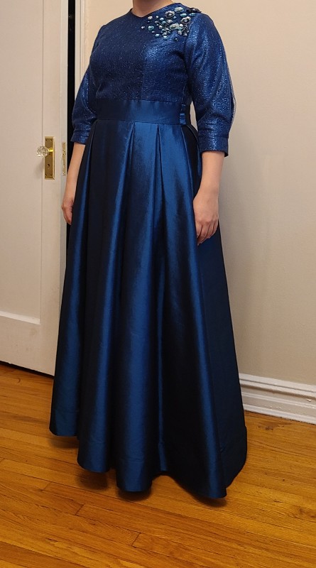 Elegant custom-made blue gown for Sale