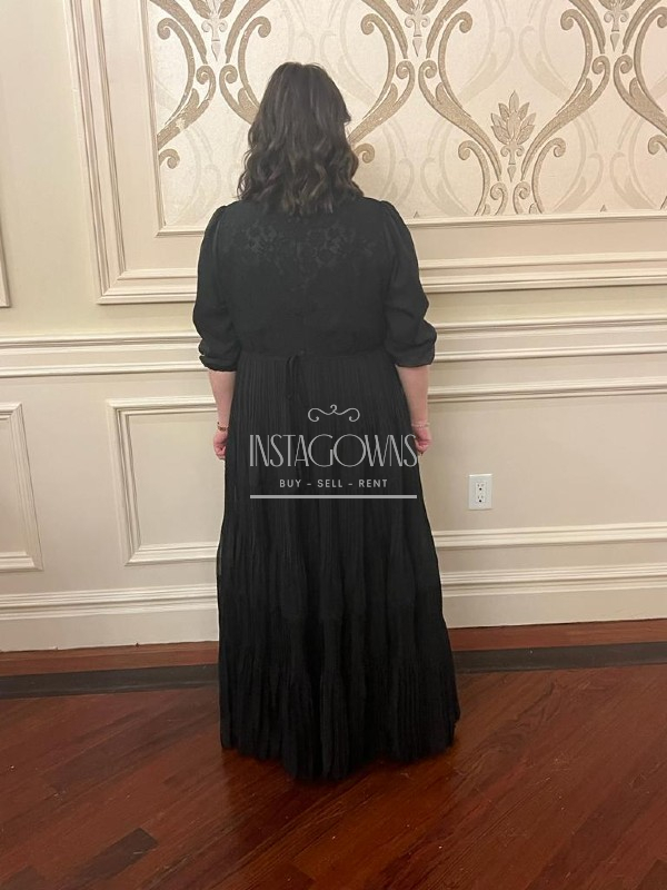 Elegant Black maternity gown for sale