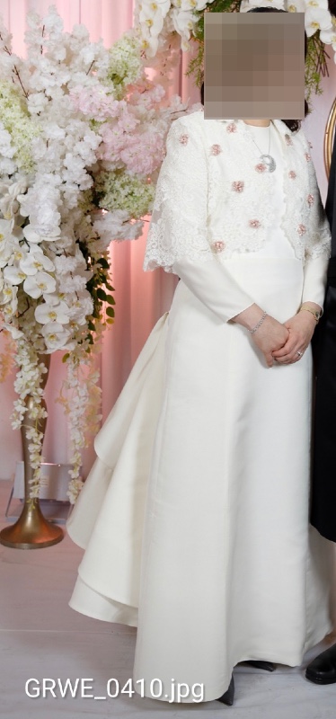 Stunning custom ivory silk gown for sale