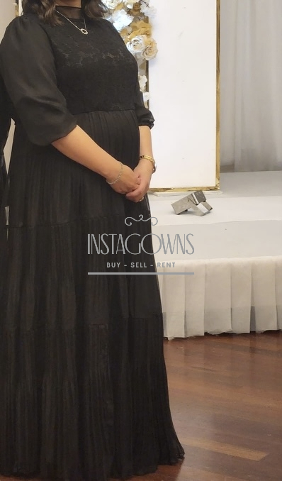 Elegant Black maternity gown for sale