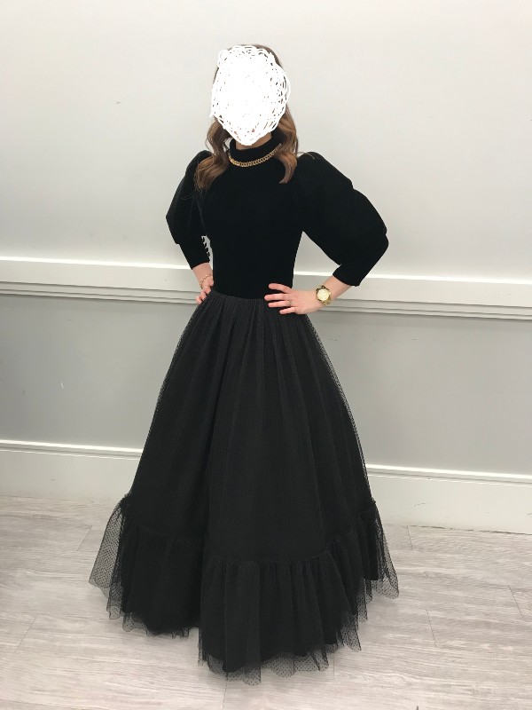 Custom sister of the bride black gown for sale