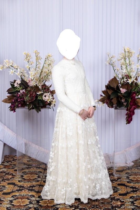 Designer fully lace victorian style married sister of bride gown for sale