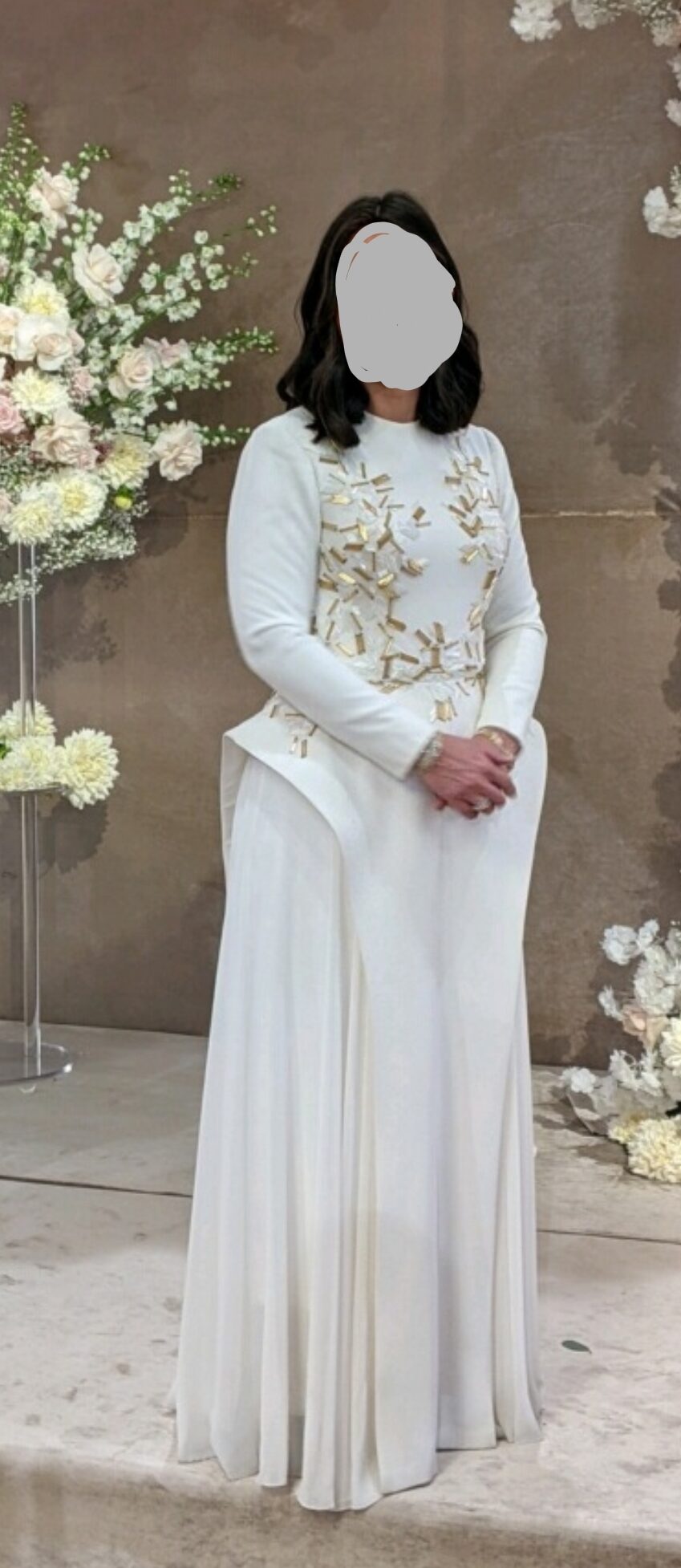Mother of the bride beautiful slenderizing gown for Sale