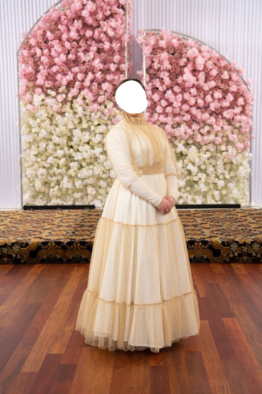 Elegant Exquisite Gown for Rent/Sale