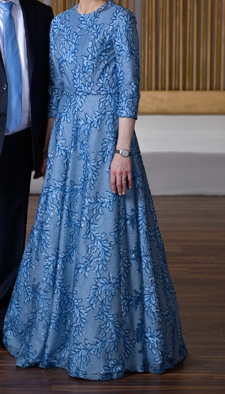 Stunning (Light) Blue Exqusite Gown for Rent