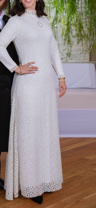 Beautiful sister of the bride white gown for sale