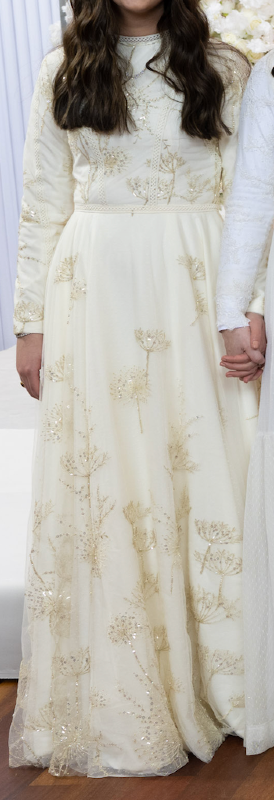 Stunning Silhouette off-white/gold gowns for Sale