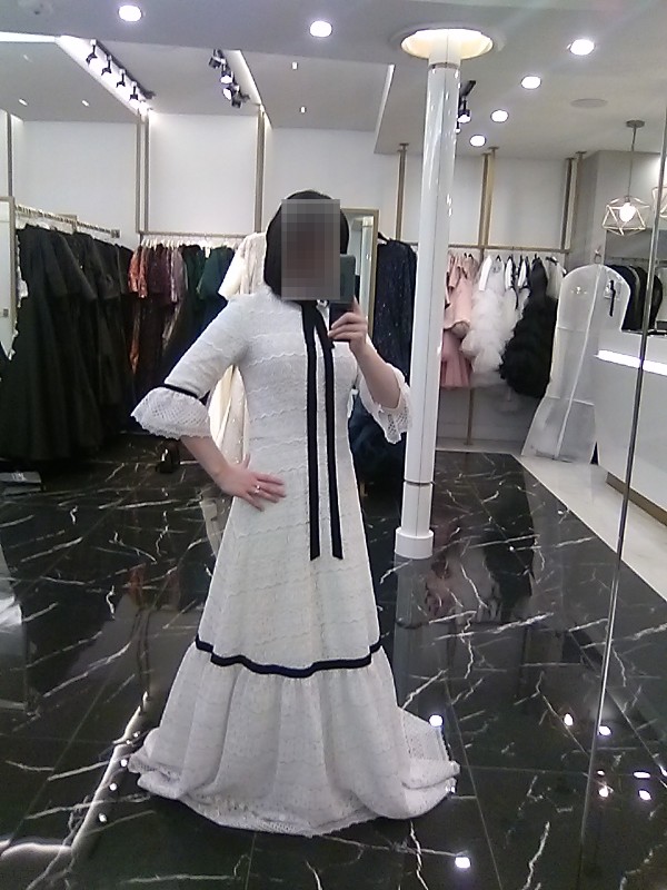 Beautiful exquisite white gown for sale