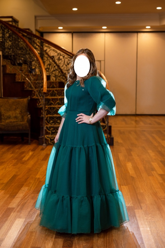 Gorgeous hunter Green gown for rent/sale