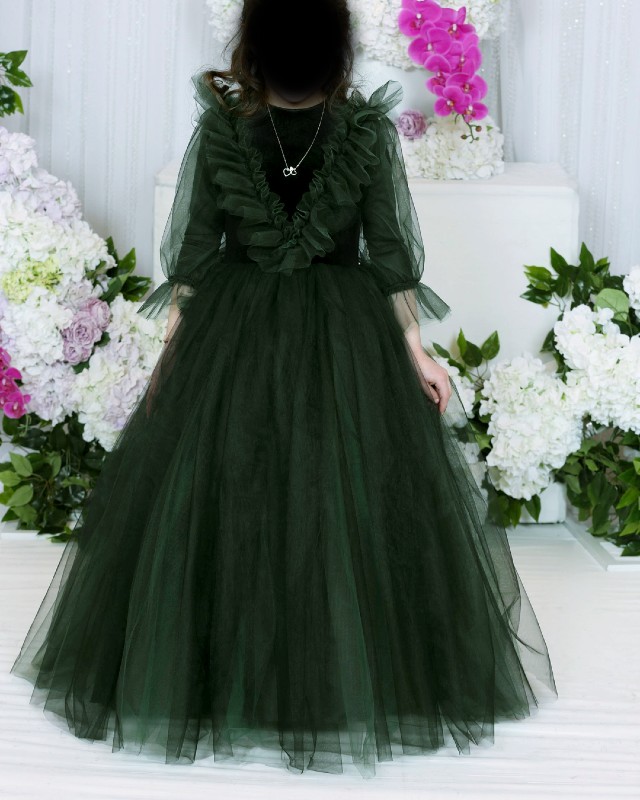 Stunning girls' green gown for sale