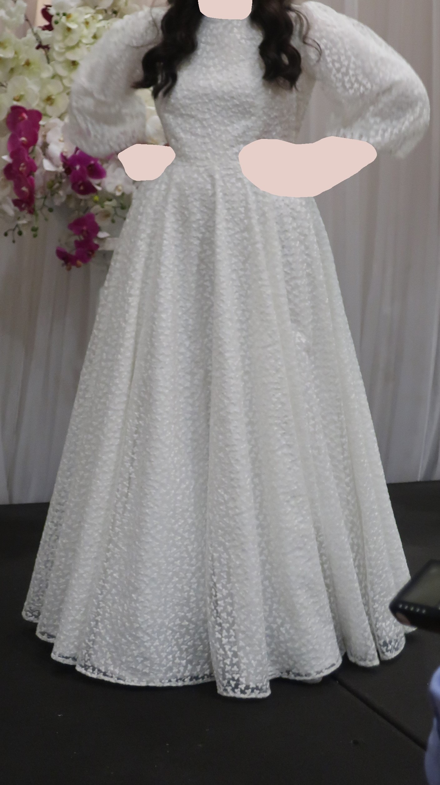 Gorgeous exquisite white gown for sale