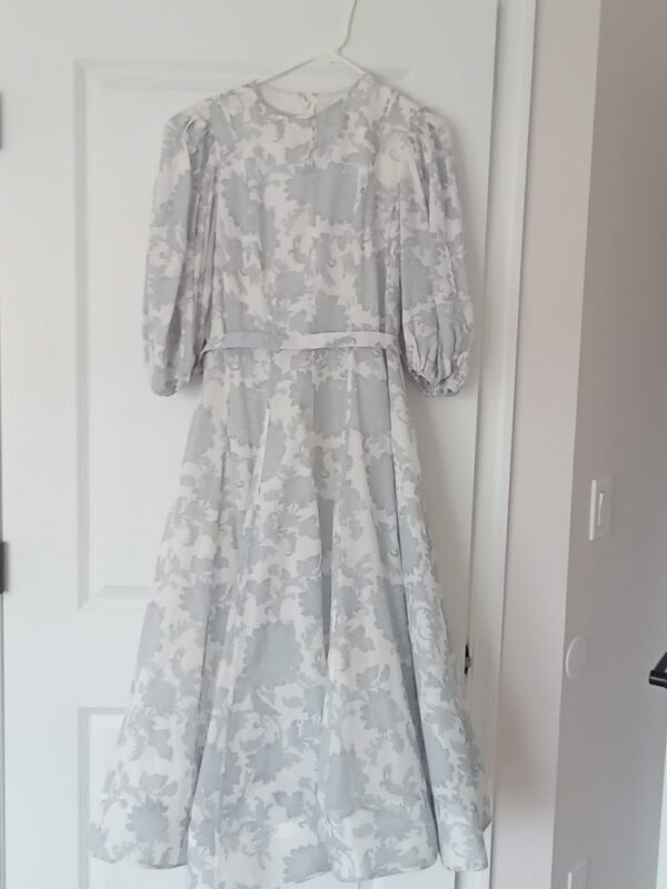 Miri’s elegant light blue/white midi dress for rent or sale