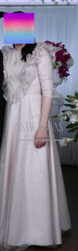 Stunning gown for rent/sale