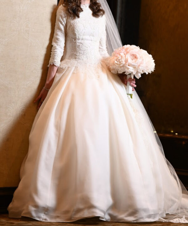 Elegant Kleinfeld’s Designer Gown with train for sale