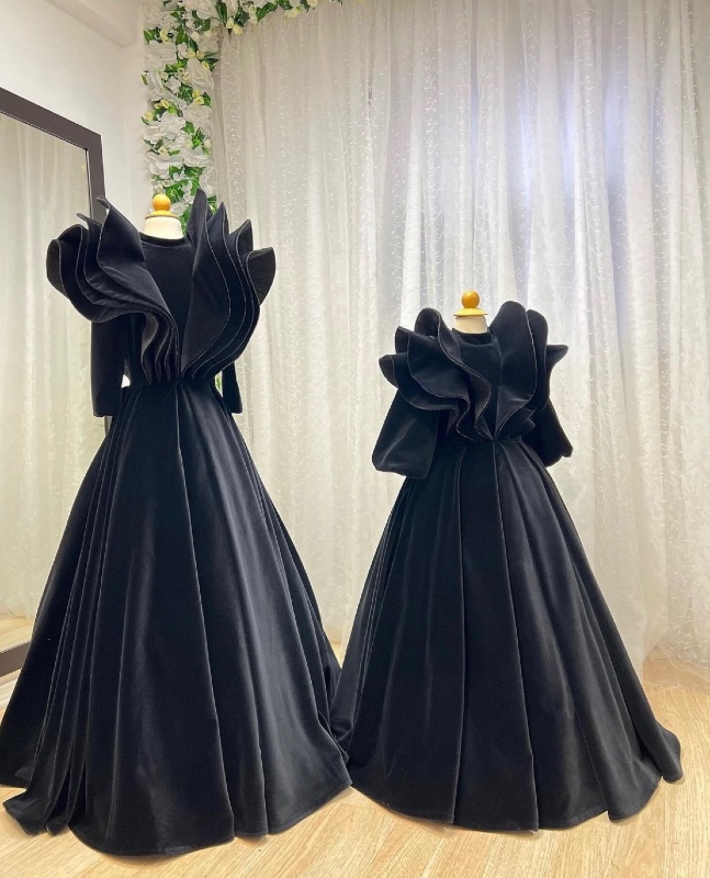 Beautiful sister of bride black velvet dresses for sale