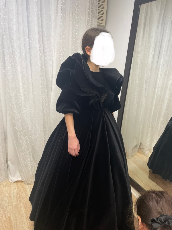 Beautiful sister of bride black velvet dresses for sale