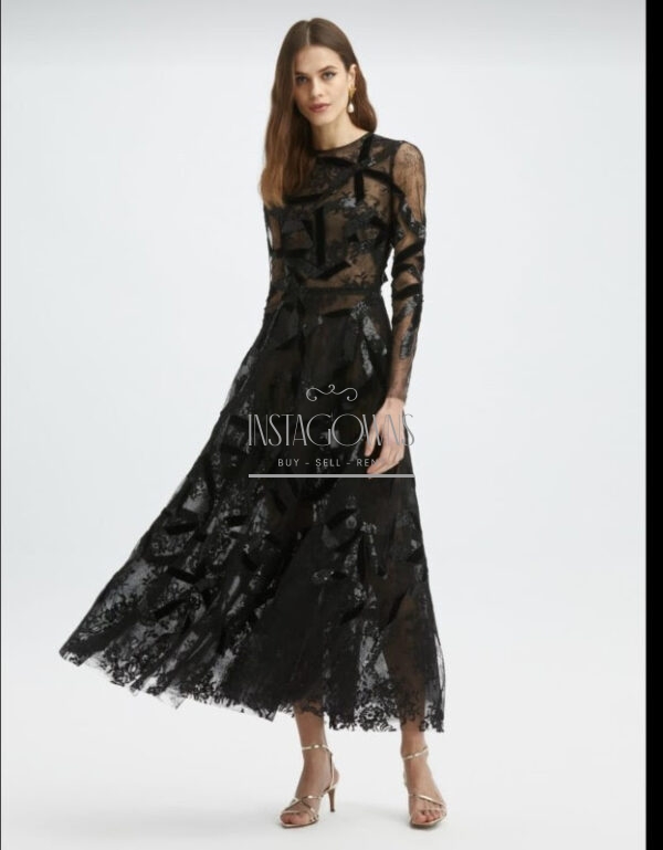 Beautiful Designer Oscar de la renta black gown for sale