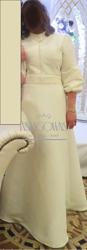 Magnificent slim fitting ivory gown for rent/sale