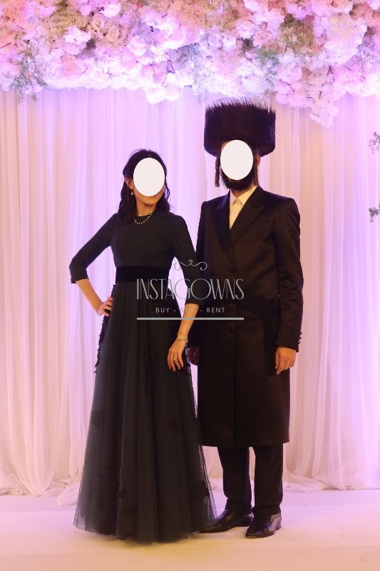 Custom green tulle gown, with black velvet belt for rent/sale – Instagowns