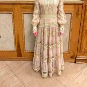 Beautiful lace vintage Miri Couture wedding dress for Sale/Rent