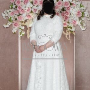 Women’s Gorgeous white lace gown for sale