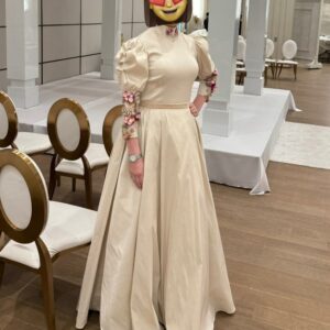 Gorgeous sis of bride gown